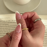 gold spinning hammered ring